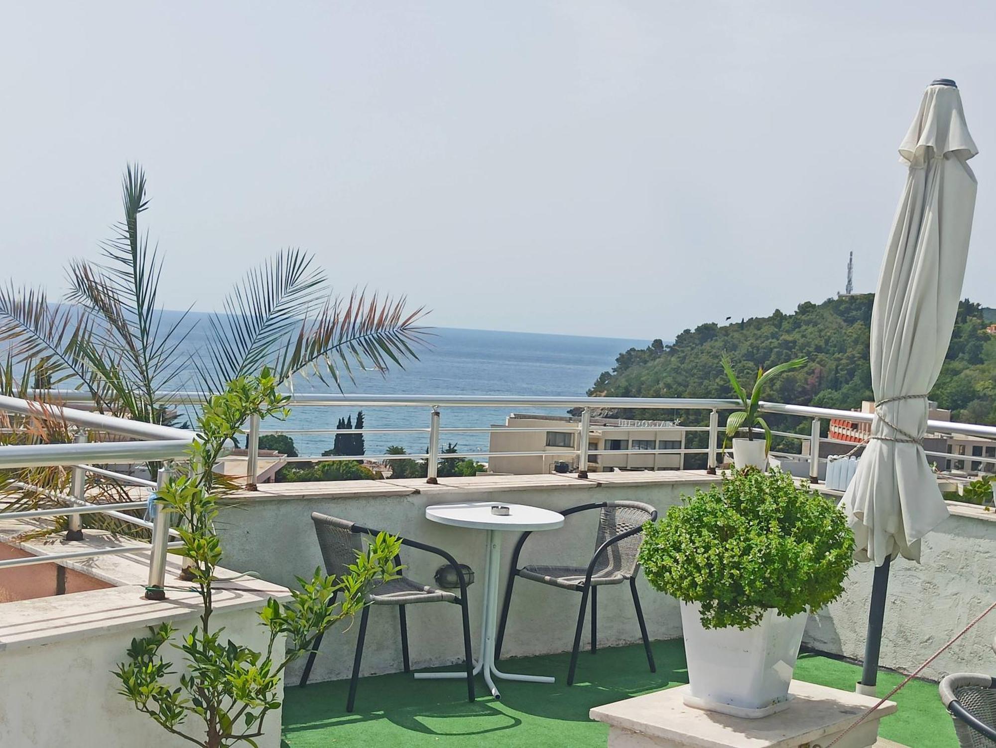 Apartments Mitende Budva Luaran gambar