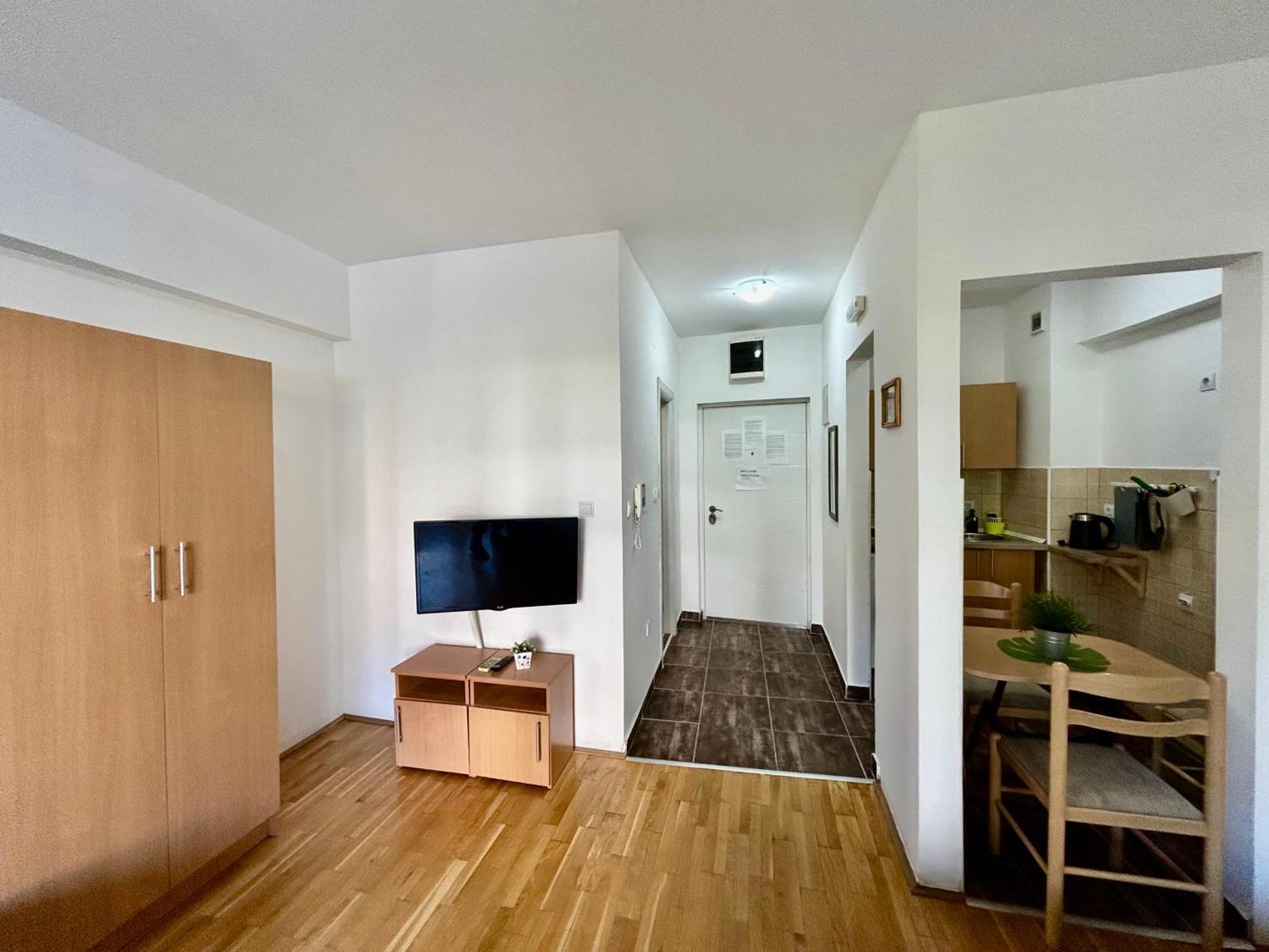 Apartments Mitende Budva Bilik gambar