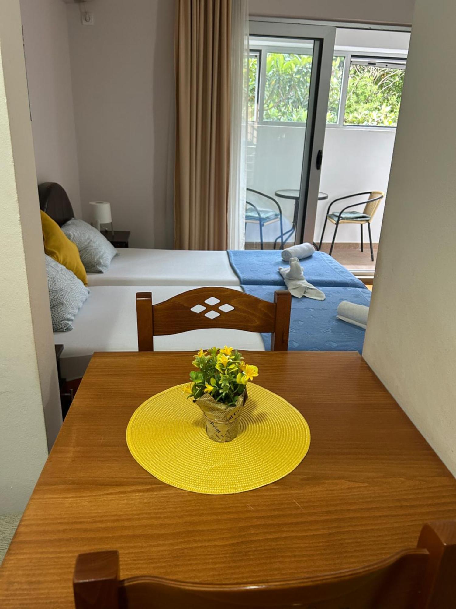 Apartments Mitende Budva Luaran gambar