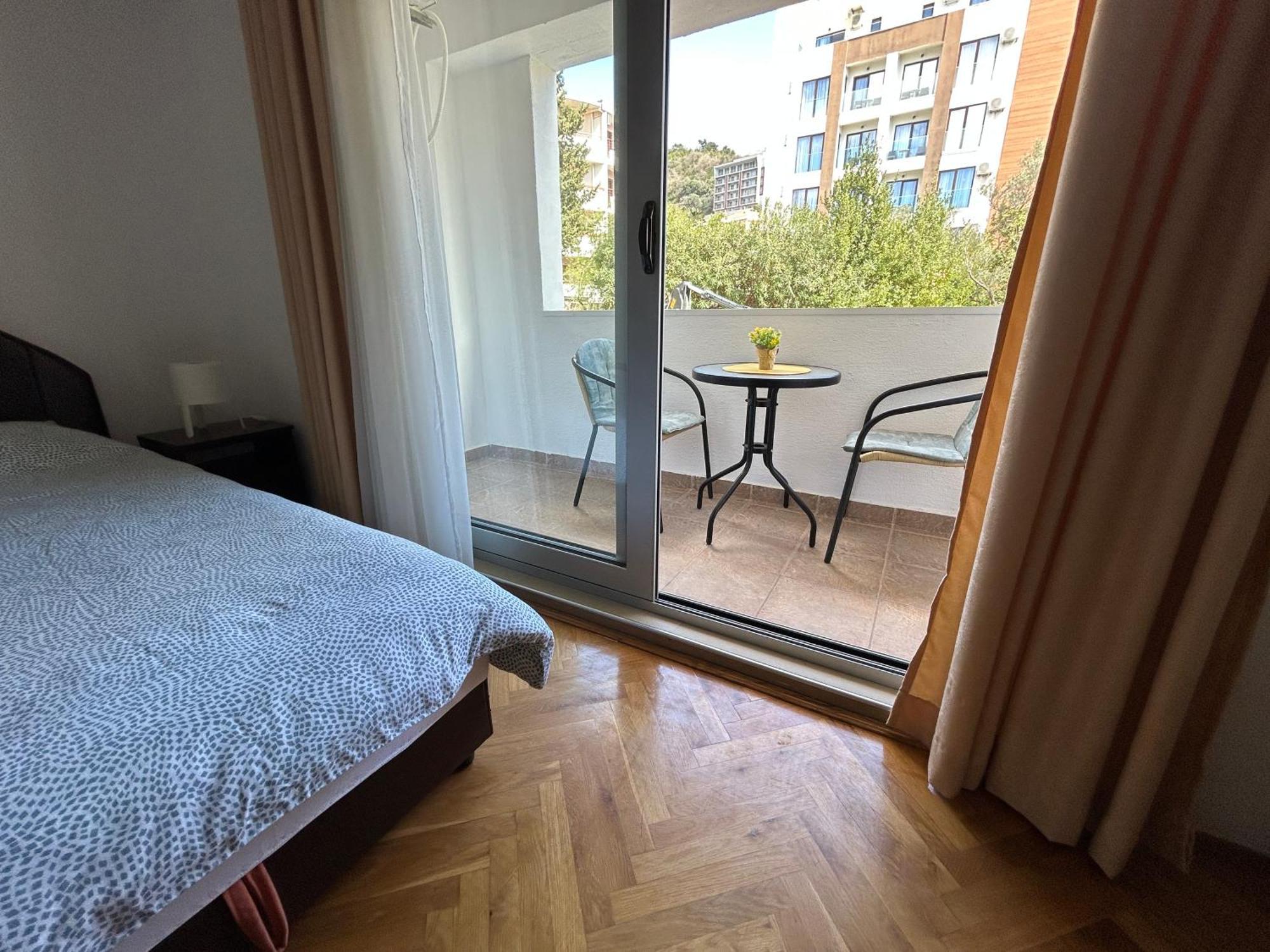 Apartments Mitende Budva Luaran gambar
